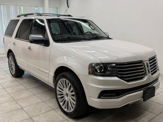 2017 Lincoln Navigator Select 4WD photo