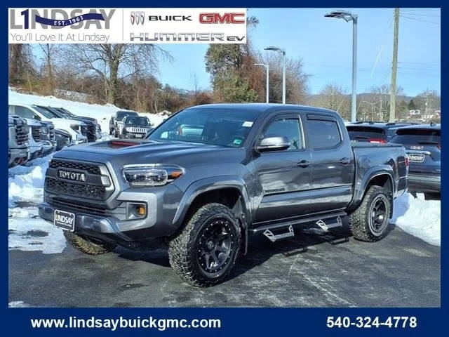 2017 Toyota Tacoma TRD Sport 4WD photo