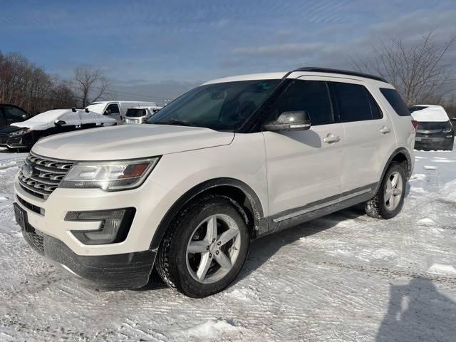 2017 Ford Explorer XLT 4WD photo