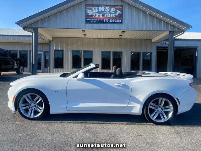 2017 Chevrolet Camaro 1LT RWD photo