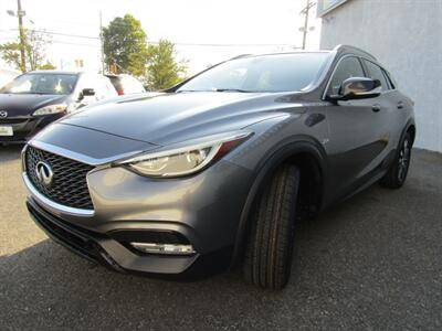 2017 Infiniti QX30 Premium AWD photo