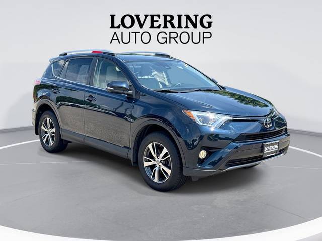 2017 Toyota RAV4 XLE AWD photo