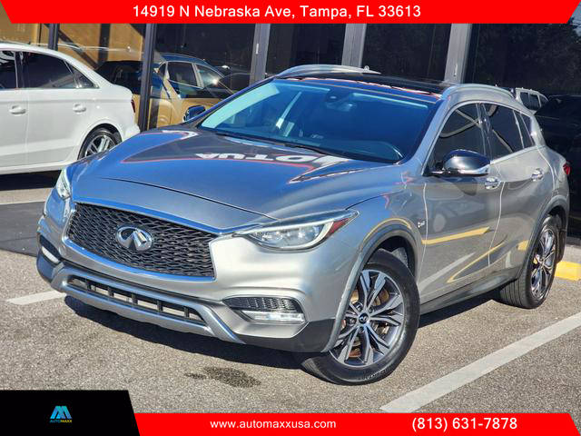 2017 Infiniti QX30 Premium AWD photo