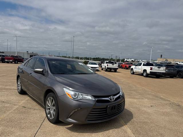 2017 Toyota Camry XLE FWD photo