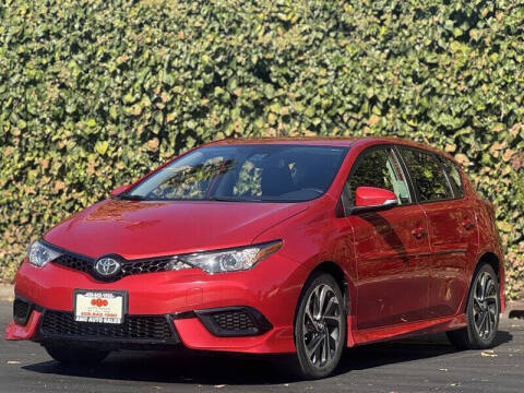 2017 Toyota Corolla iM  FWD photo