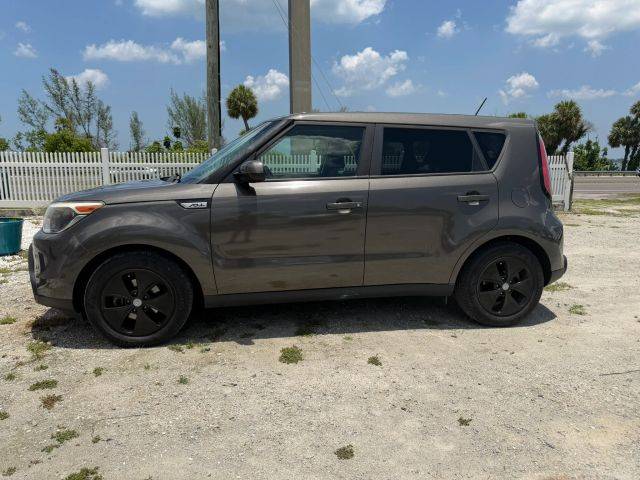 2016 Kia Soul Base FWD photo