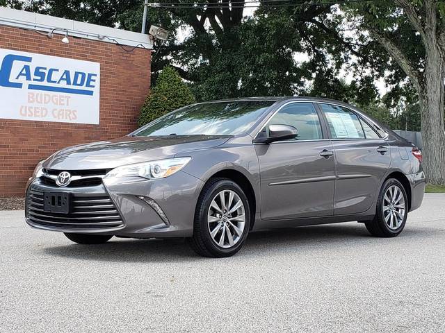 2017 Toyota Camry XLE FWD photo