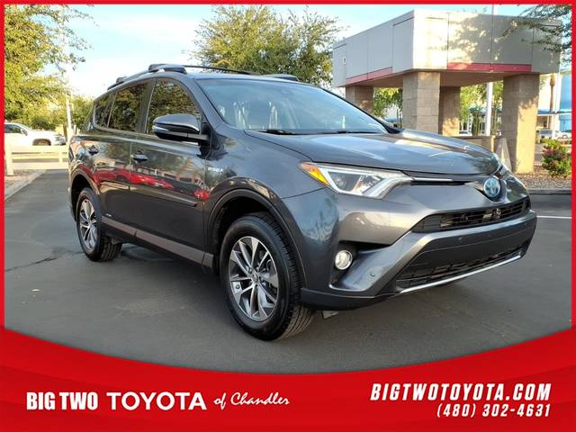 2017 Toyota RAV4 XLE AWD photo