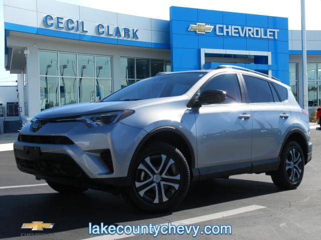 2017 Toyota RAV4 LE FWD photo