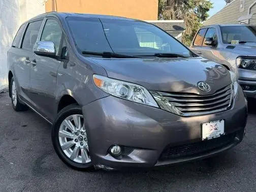 2017 Toyota Sienna XLE AWD photo