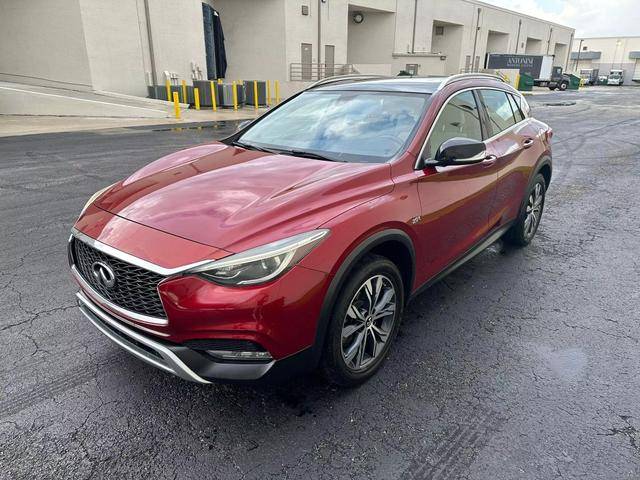 2017 Infiniti QX30 Premium AWD photo