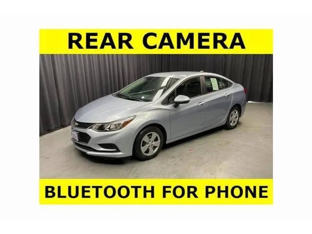 2017 Chevrolet Cruze LS FWD photo