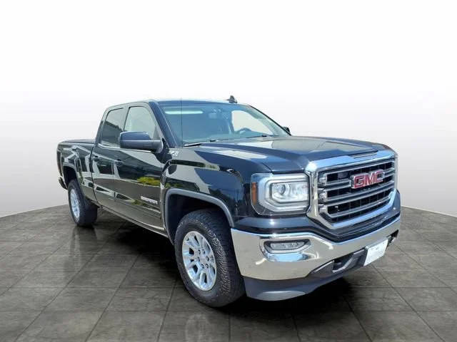 2017 GMC Sierra 1500 SLE 4WD photo