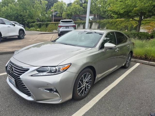2016 Lexus ES FWD photo