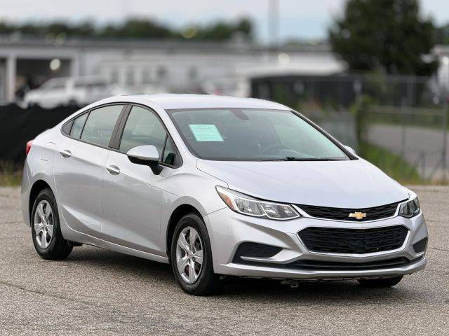 2017 Chevrolet Cruze LS FWD photo