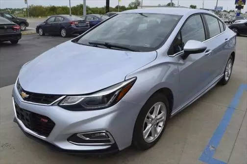 2017 Chevrolet Cruze LT FWD photo