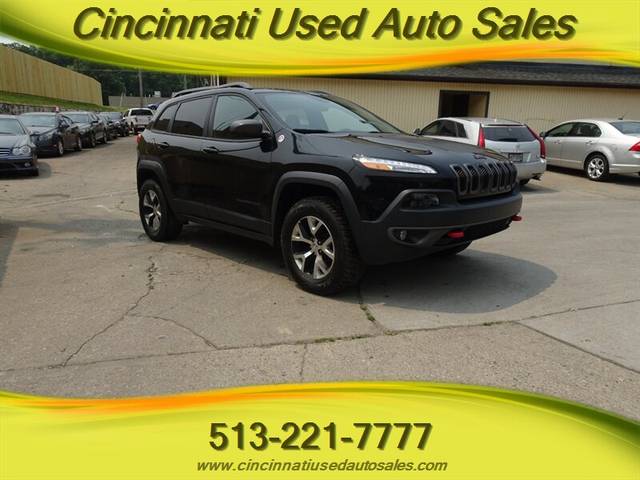 2017 Jeep Cherokee Trailhawk 4WD photo