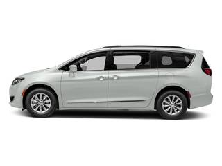 2017 Chrysler Pacifica Minivan Limited FWD photo