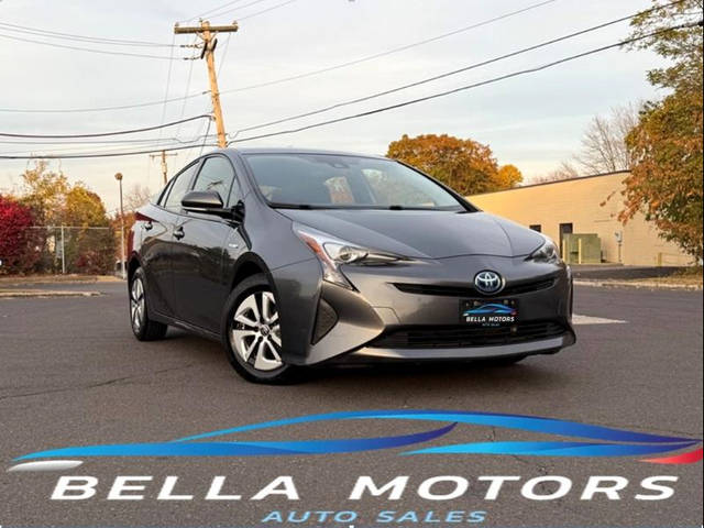 2017 Toyota Prius Three FWD photo