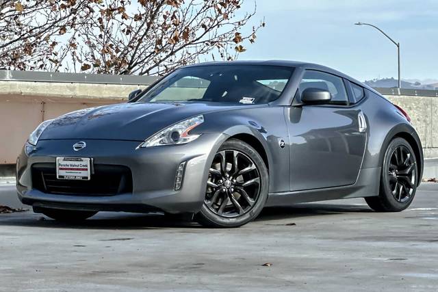 2017 Nissan 370Z  RWD photo