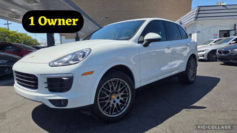 2017 Porsche Cayenne Platinum Edition AWD photo