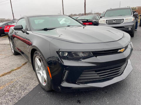 2016 Chevrolet Camaro 1LT RWD photo