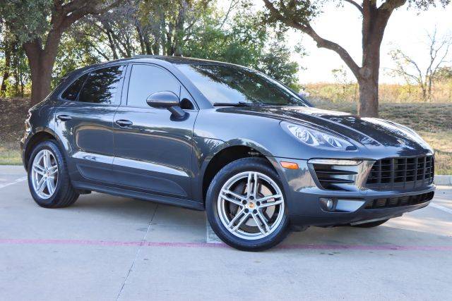 2017 Porsche Macan AWD photo