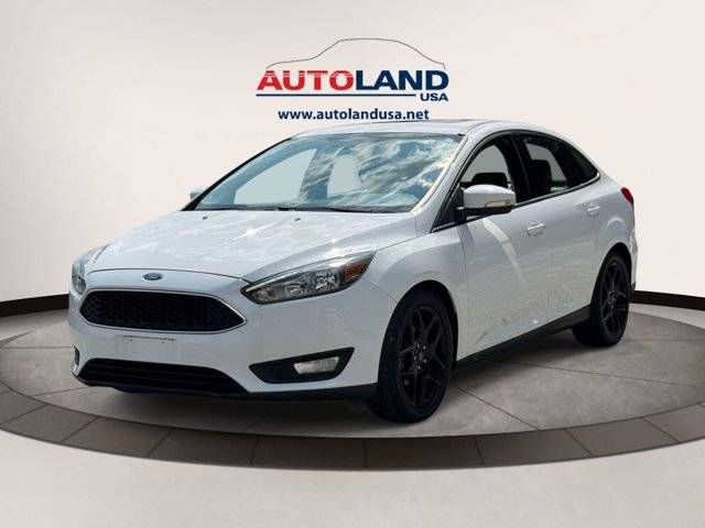 2016 Ford Focus SE FWD photo
