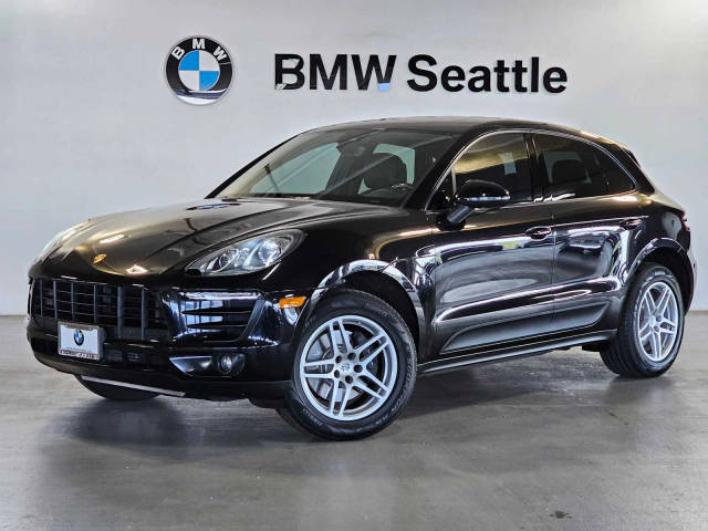 2017 Porsche Macan AWD photo