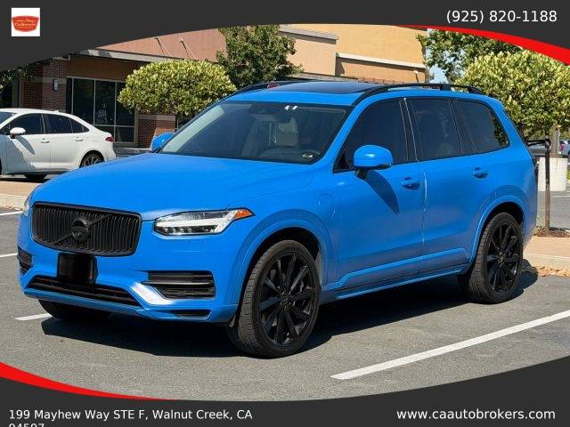 2016 Volvo XC90 T8 Momentum AWD photo