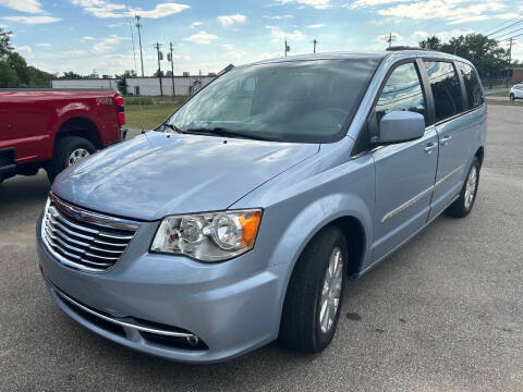 2016 Chrysler Town and Country Touring FWD photo
