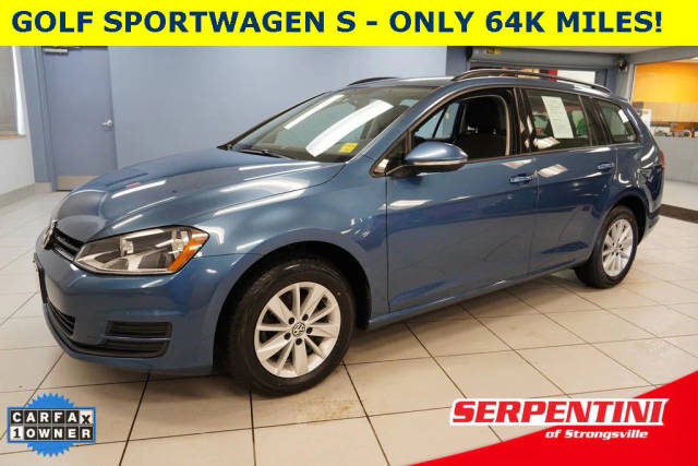 2017 Volkswagen Golf SportWagen S FWD photo