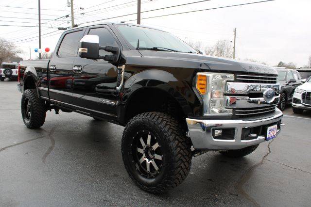 2017 Ford F-250 Super Duty Lariat 4WD photo