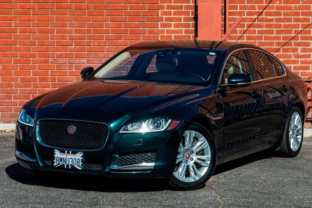 2017 Jaguar XF 35t Premium RWD photo