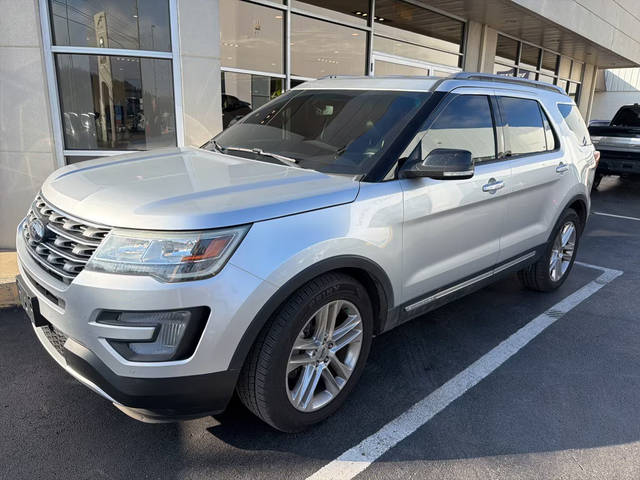 2017 Ford Explorer XLT FWD photo