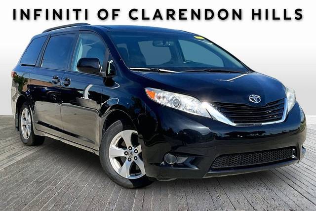 2017 Toyota Sienna LE FWD photo