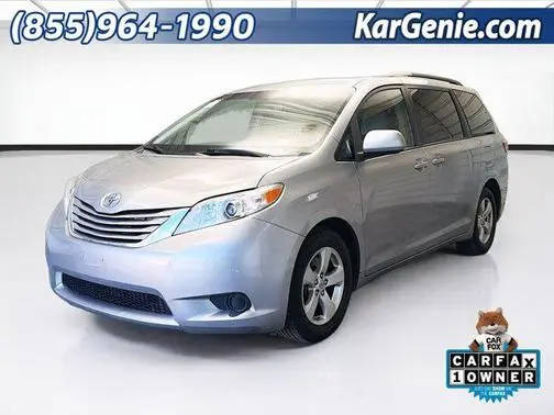 2017 Toyota Sienna LE FWD photo
