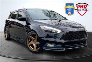 2016 Ford Focus ST FWD photo