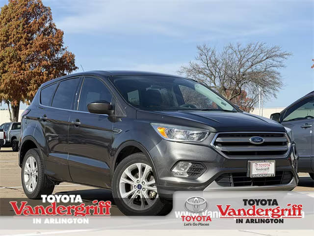 2017 Ford Escape SE FWD photo