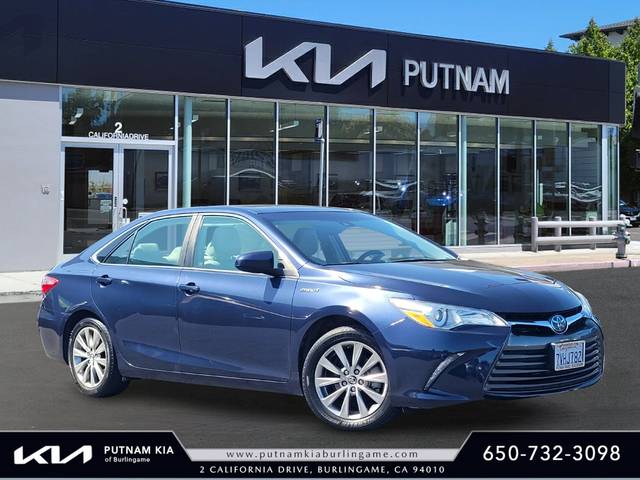 2017 Toyota Camry Hybrid XLE FWD photo