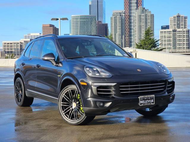 2017 Porsche Cayenne S E-Hybrid AWD photo