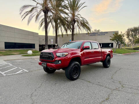 2017 Toyota Tacoma TRD Sport RWD photo
