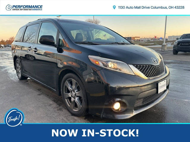 2017 Toyota Sienna SE FWD photo