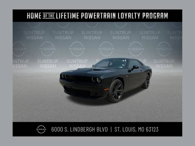 2016 Dodge Challenger SXT RWD photo