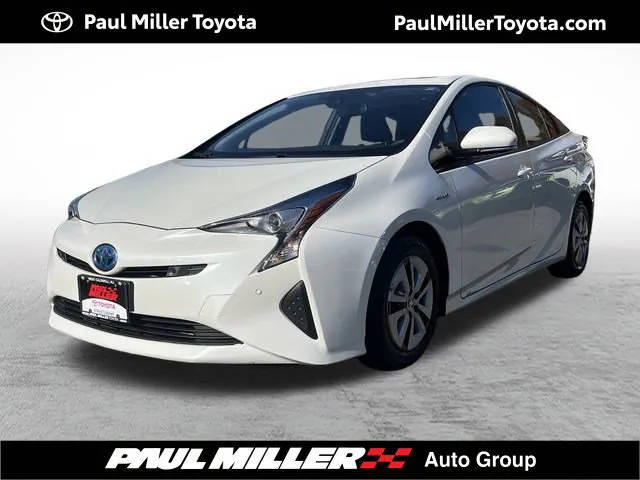 2017 Toyota Prius Four FWD photo