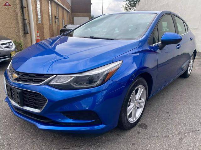 2017 Chevrolet Cruze LT FWD photo