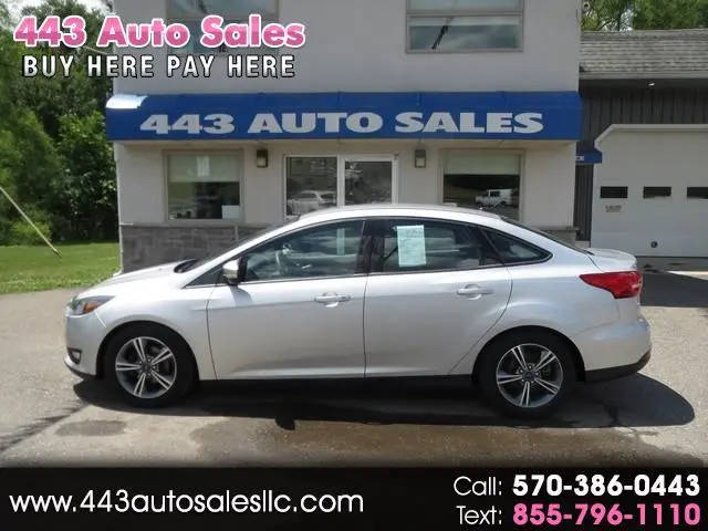 2016 Ford Focus SE FWD photo