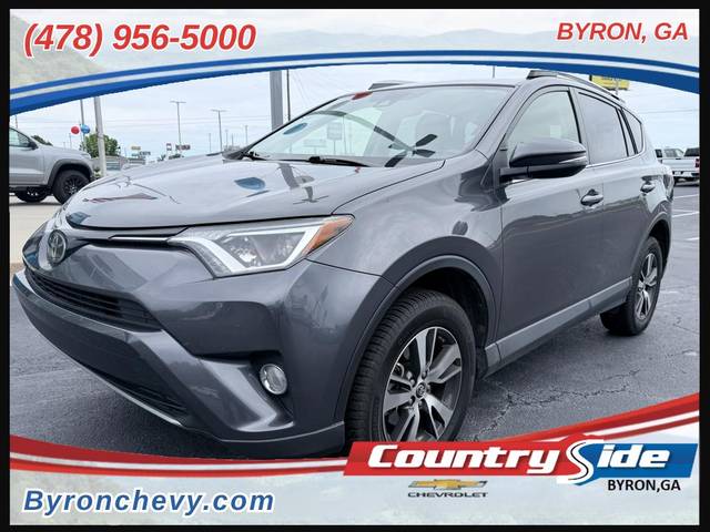 2017 Toyota RAV4 XLE FWD photo