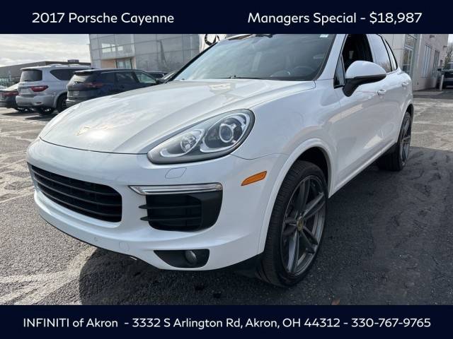 2017 Porsche Cayenne Platinum Edition AWD photo