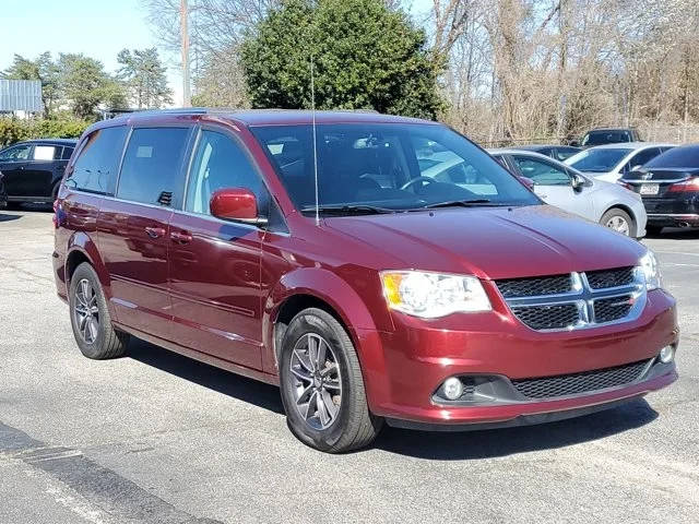 2017 Dodge Grand Caravan SXT FWD photo